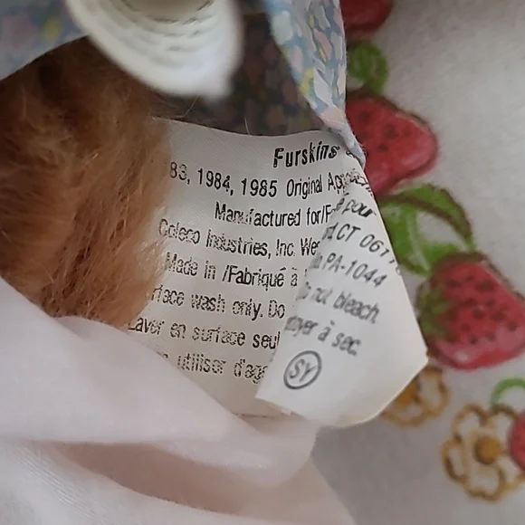 Vintage Furskins Bear - Picture 5 of 5